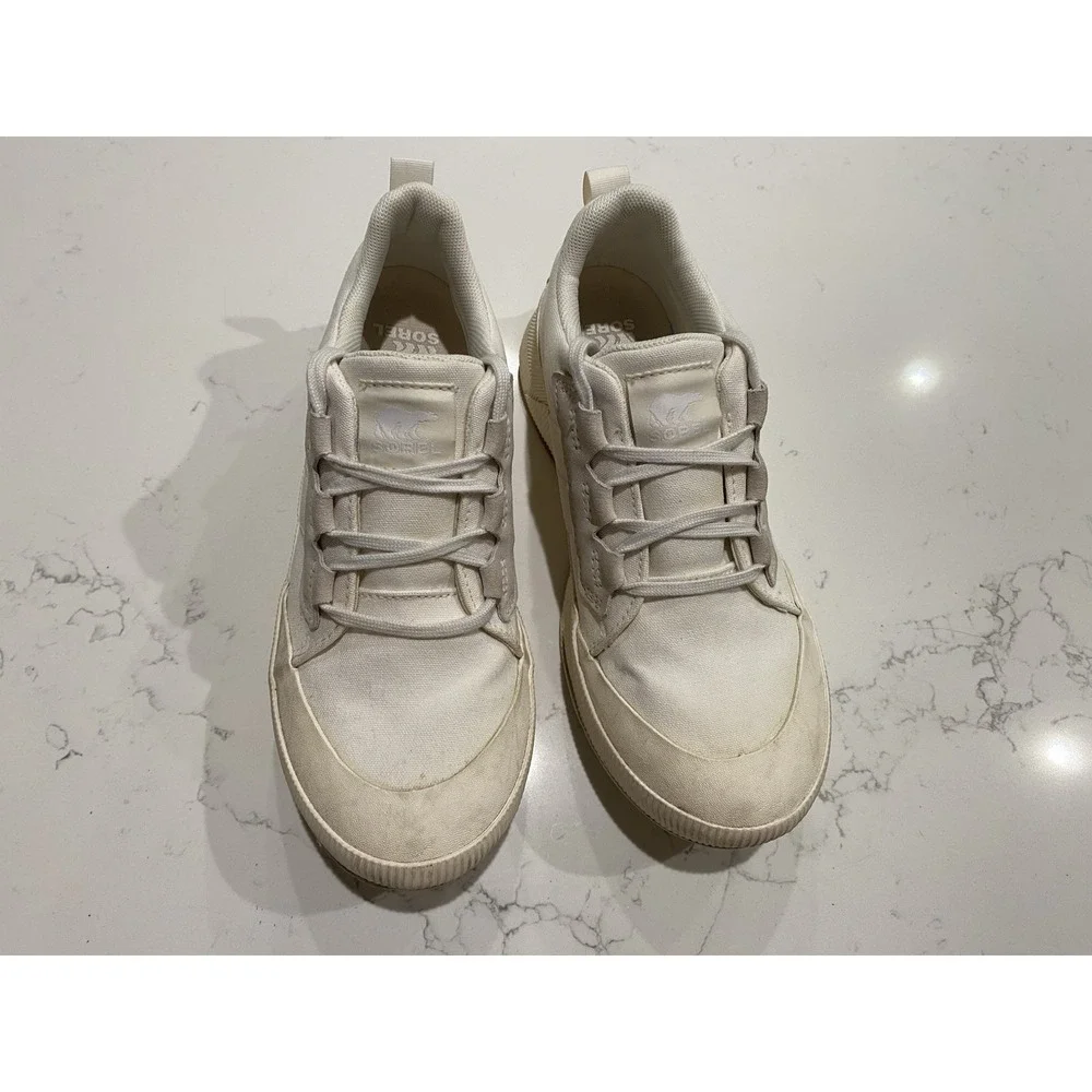 Sorel Women's Out N About III Low Waterproof Sneakers Sea‎ Salt / Chalk - Size 9